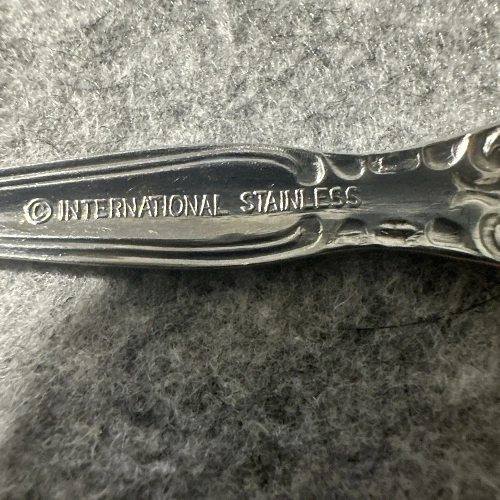 5 International Stainless Korea VERONA Pattern Tablespoons‎